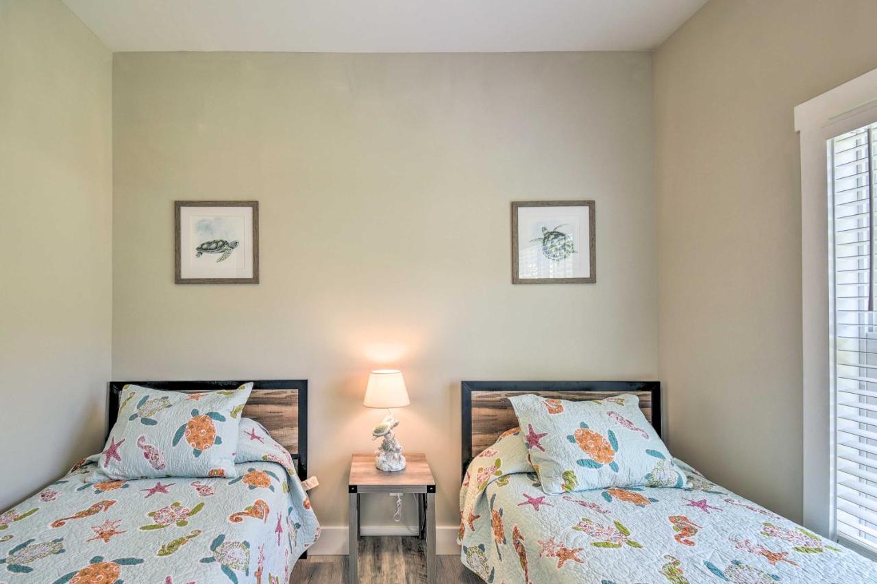Ocean Isle Beach Home With Shared Lanai And Grill מראה חיצוני תמונה